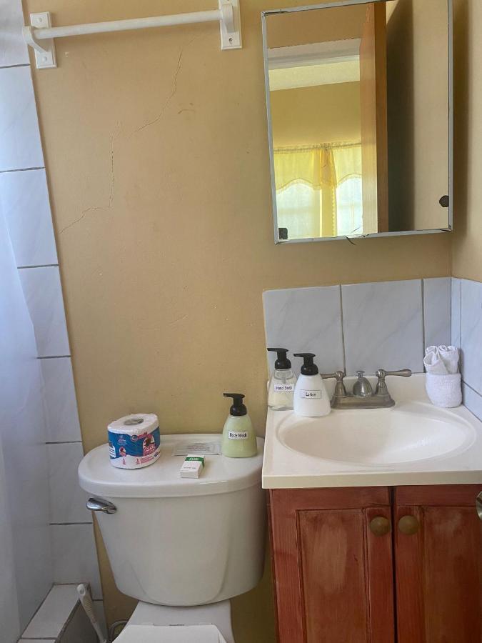 Beverley's Guest House, Nevis Extérieur photo