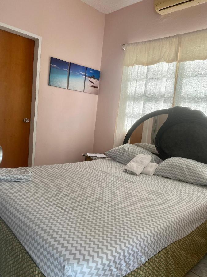 Beverley's Guest House, Nevis Extérieur photo
