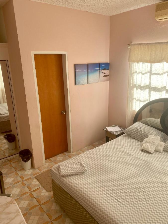 Beverley's Guest House, Nevis Extérieur photo