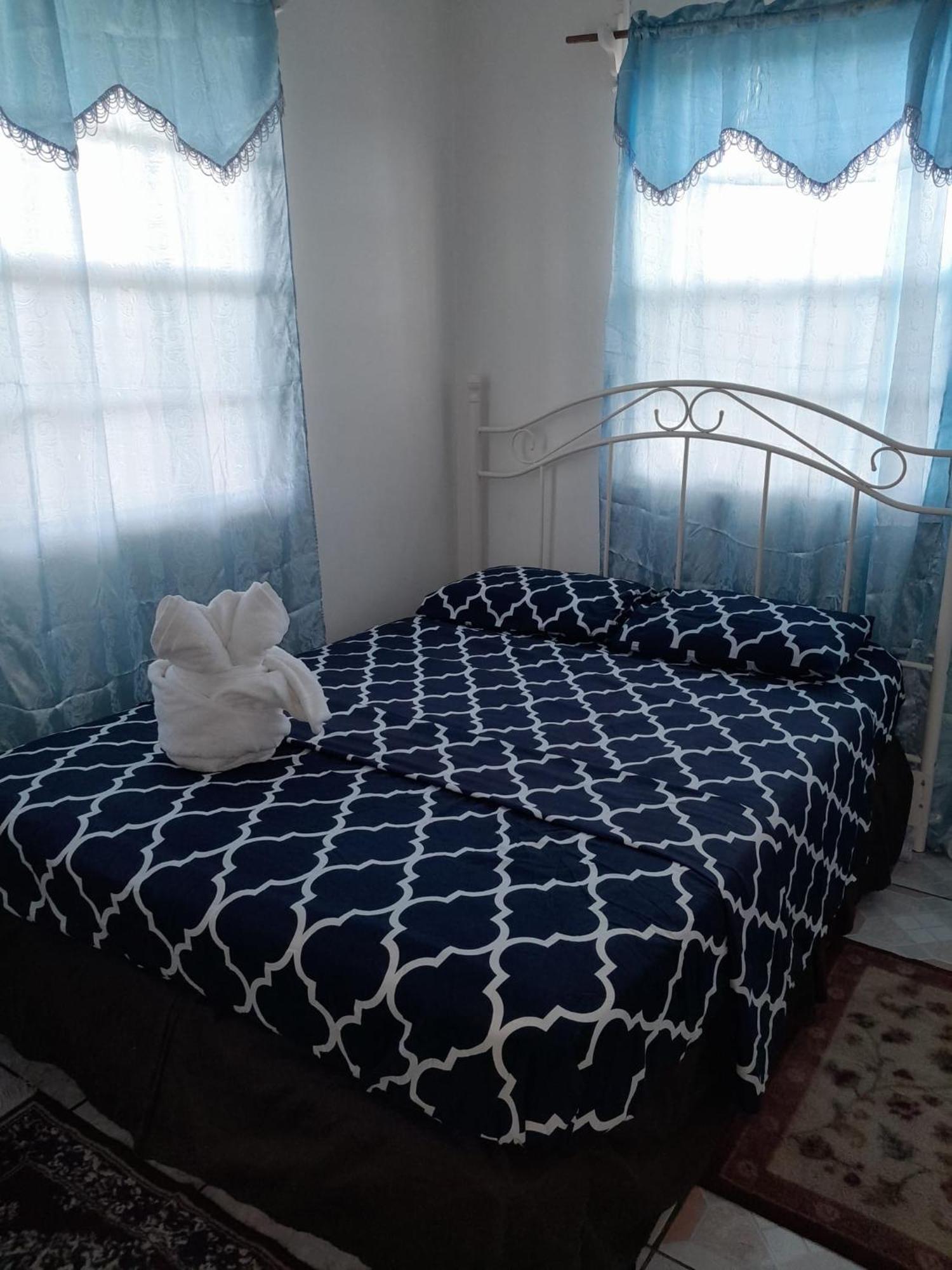 Beverley's Guest House, Nevis Extérieur photo
